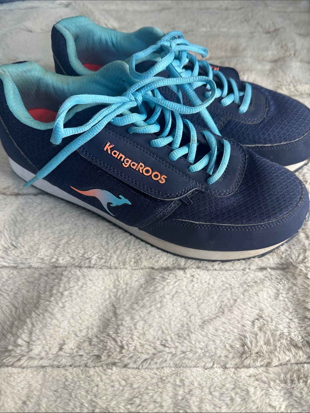 Iconic 80s Favorite Navy and Coral KangaROOS Sneaker with Zipper Side Pouches, 9